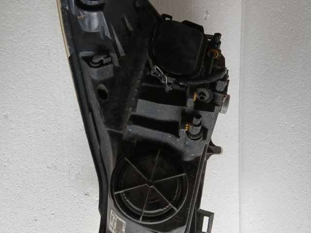 19197 Opel Corsa D 2006-2014 Jobb első Lámpa Fényszóró