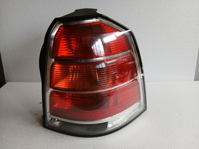 19200 Opel Zafira B Jobb hátsó Lámpa