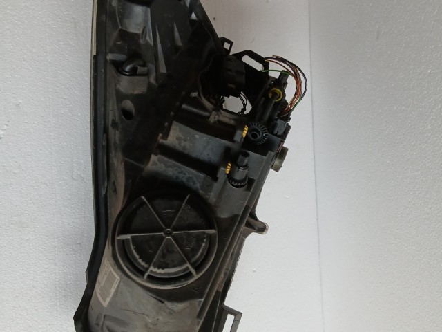 19204 Opel Corsa D 2006-2014 Jobb első Lámpa Fényszóró