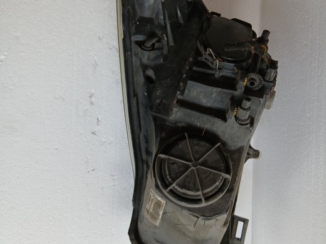 19205 Opel Corsa D 2006-2014 Jobb első Lámpa Fényszóró