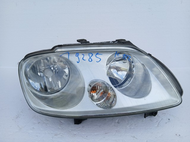 19285 Volkswagen Touran Jobb első Lámpa Fényszóró