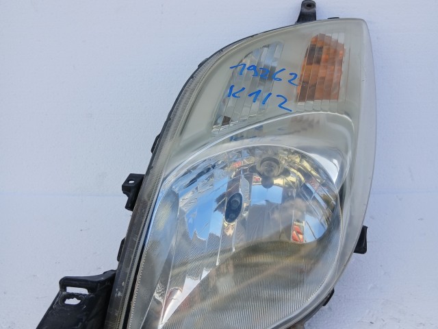 19262 Toyota Yaris II. 2005-2011(xp90) Bal első Lámpa Fényszóró