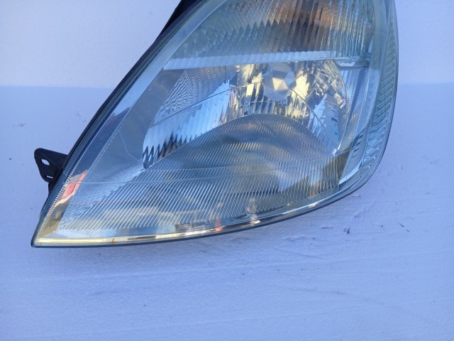 19232 Ford Fiesta v 2004-2008 Bal első Lámpa Fényszóró