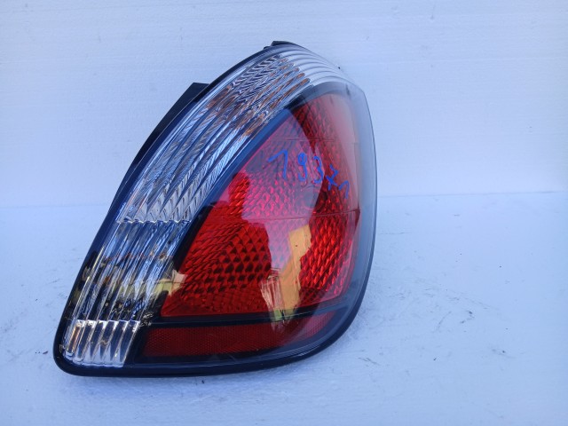 19371 Kia Rio 2005-2011  Jobb hátsó Lámpa  Fényszóró