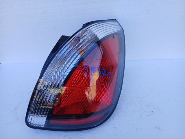 19371 Kia Rio 2005-2011  Jobb hátsó Lámpa  Fényszóró