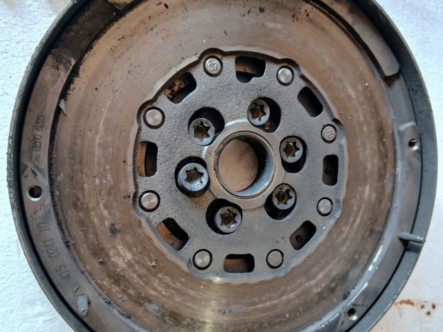 Opel Zafira B 1.9 Cdti Z19dt kettős tömegű lendkerék szett Használt 