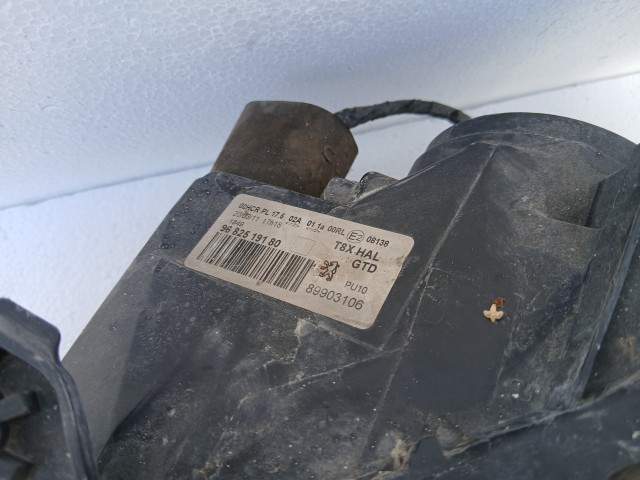 19443 Peugeot 5008 2009-2017 Bal első Lámpa Fényszóró