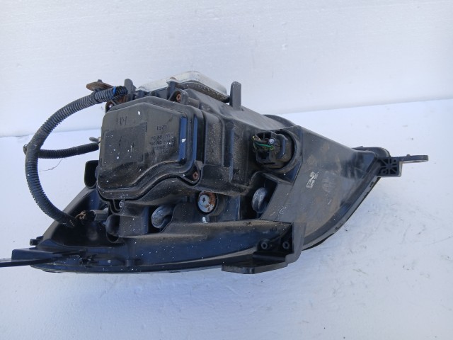19444 Opel Antara 2006-2015 Lámpa , Fényszóró Használt Jobb első