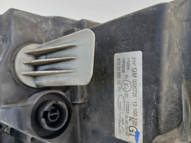 19451 Opel Corsa C 2000-2009 Bal első Lámpa Fényszóró