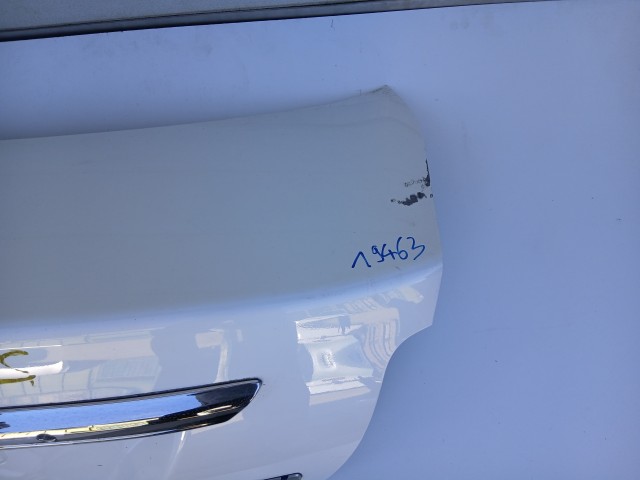 19463 Toyota Corolla axio e160 2012-2019 Csomagtérajtó Használt Fehér 