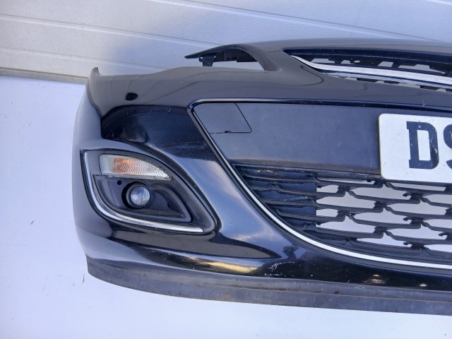 19491 Opel Astra J 2013-2015 első Lökhárító Facelift Fekete Z22C
