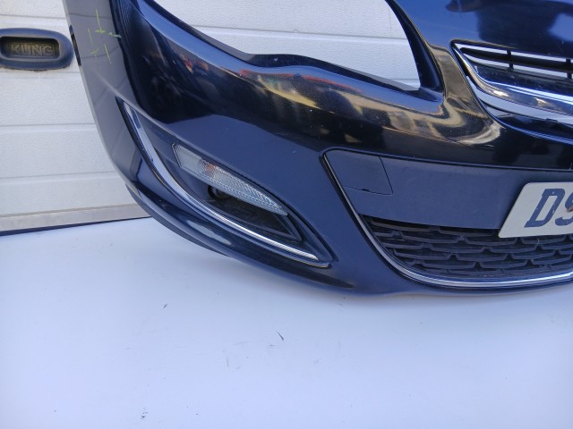 19491 Opel Astra J 2013-2015 első Lökhárító Facelift Fekete Z22C