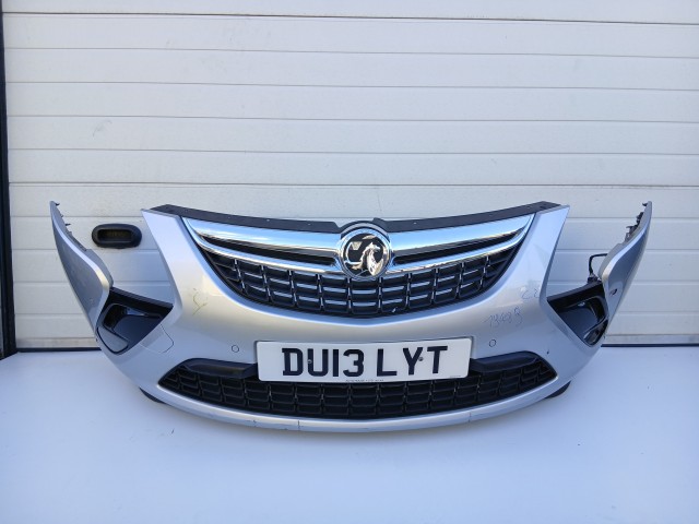 19489 Opel Zafira C 2011-2017 első Lökhárító Ezüst Z176 radaros