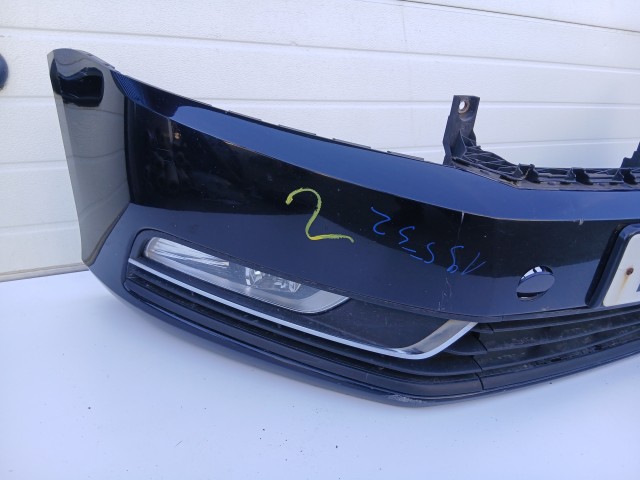 19532 Volkswagen Passat B7 2010-2014 első Lökhárító Fekete  Lc9x