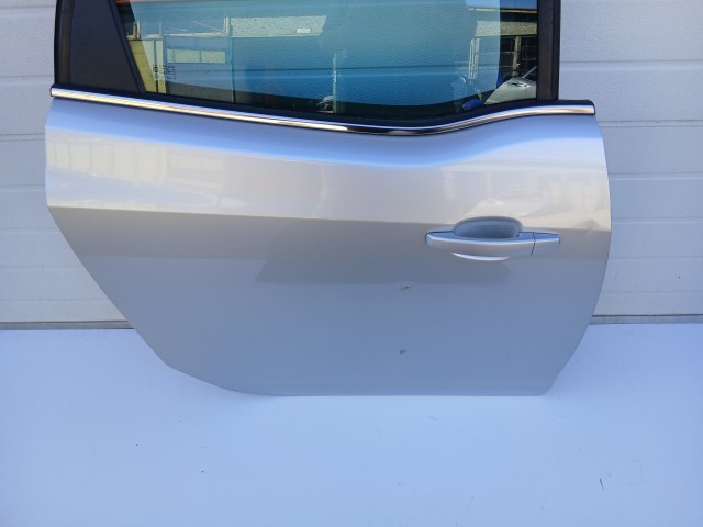 19539 Opel Meriva B 2010-2017  Jobb hátsó Ajtó Ezüst Z176