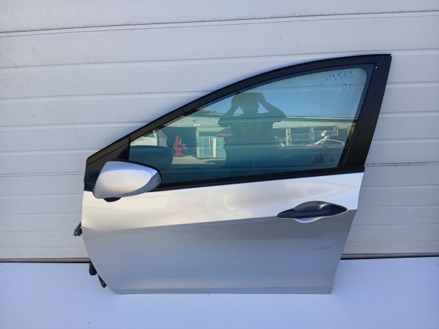19569 Hyundai Hyundai i30 (GD) 2012-2017 Bal első Ajtó Ezüst 