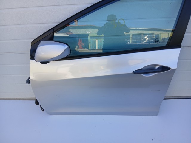19569 Hyundai Hyundai i30 (GD) 2012-2017 Bal első Ajtó Ezüst 