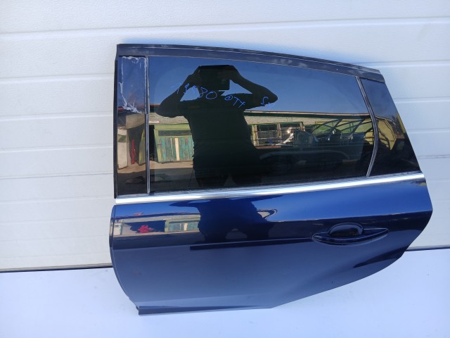 19580 Ford Focus Mk3 2011-2018 Bal hátsó Ajtó Kék 5 ajtós