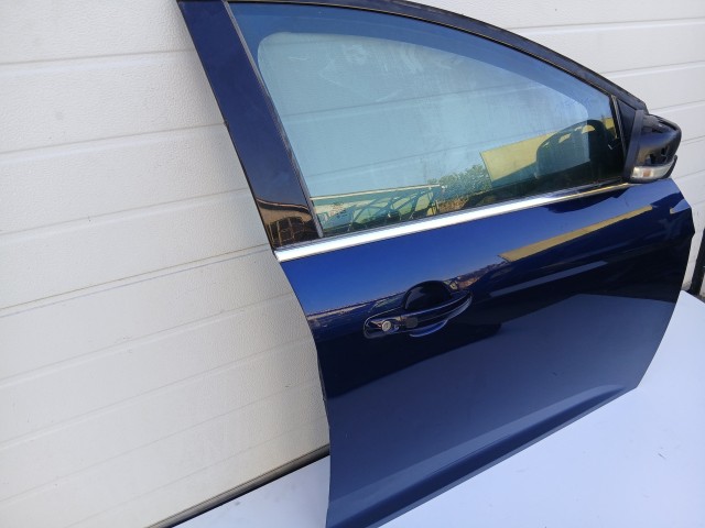 19578 Ford Focus Mk3 2011-2018 Jobb első Ajtó Kék 