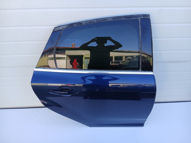 19587 Ford Focus Mk3 2011-2018 Jobb hátsó Ajtó sötétkék 5 ajtós