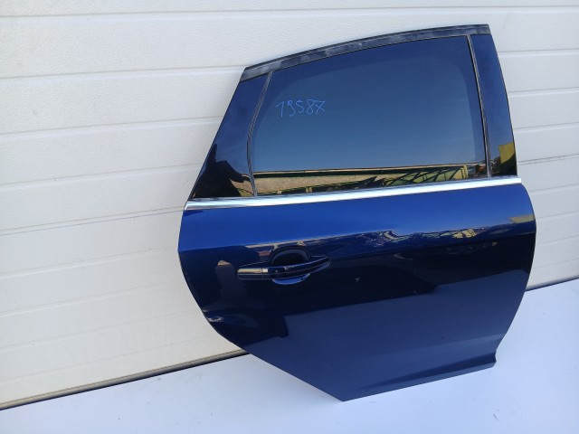19587 Ford Focus Mk3 2011-2018 Jobb hátsó Ajtó sötétkék 5 ajtós