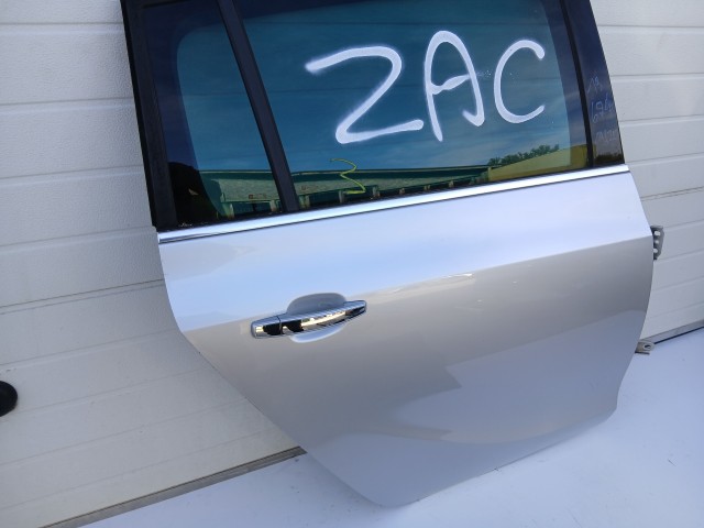 19670 Opel Zafira C 2011-2017 Jobb hátsó Ajtó Ezüst Z176
