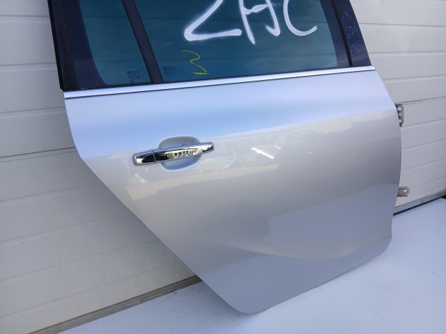 19670 Opel Zafira C 2011-2017 Jobb hátsó Ajtó Ezüst Z176