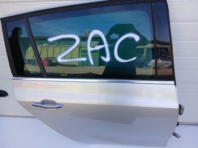 19670 Opel Zafira C 2011-2017 Jobb hátsó Ajtó Ezüst Z176