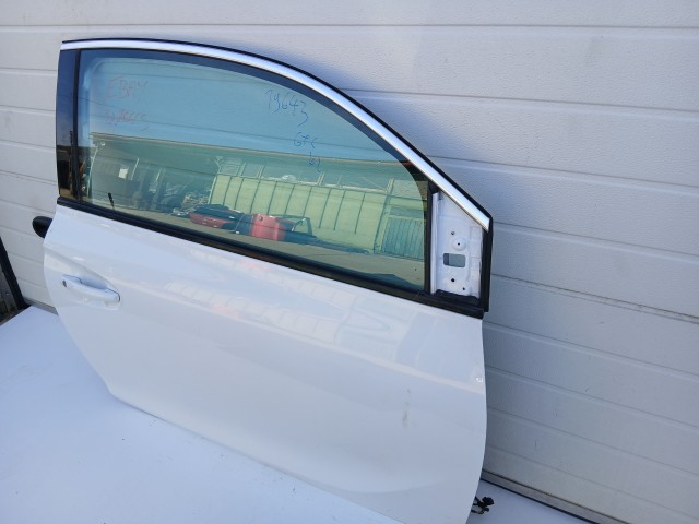 19643 Opel Astra J 2009-2015 GTC Jobb első Ajtó Fehér Y40r 