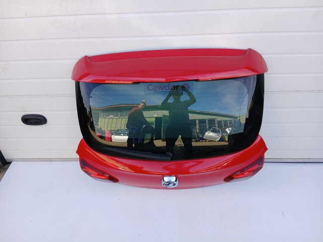 19677 Opel Corsa E 2014- 2014-2019 Csomagtérajtó Használt Z50b Piros 3 ajtós