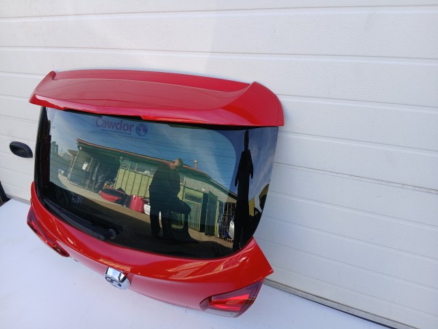 19677 Opel Corsa E 2014- 2014-2019 Csomagtérajtó Használt Z50b Piros 3 ajtós