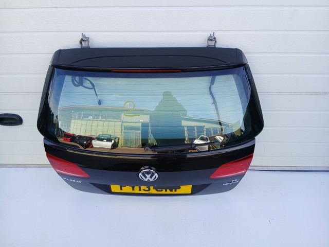 19683 Volkswagen Passat B7 2010-2014 kombi Csomagtérajtó Lc9x Fekete