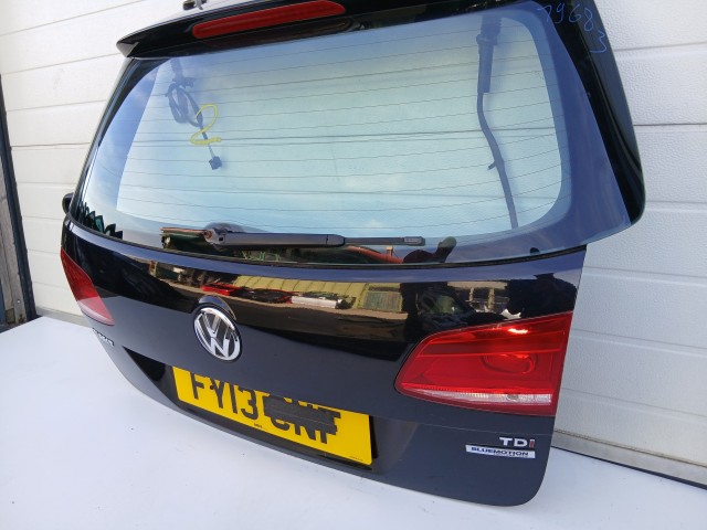 19683 Volkswagen Passat B7 2010-2014 kombi Csomagtérajtó Lc9x Fekete