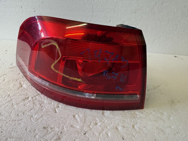 19713 Volkswagen Passat B7 2010-2014 Kombi Bal hátsó Lámpa