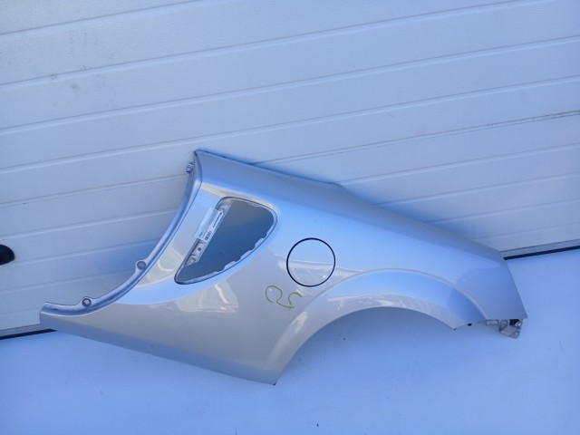 19795 Toyota Mr2 roadster 2000-2005 Bal hátsó Sárvédő Ezüst