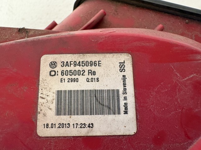 19834 Volkswagen Passat B7 2010-2014 Kombi  Jobb hátsó Lámpa Használt
