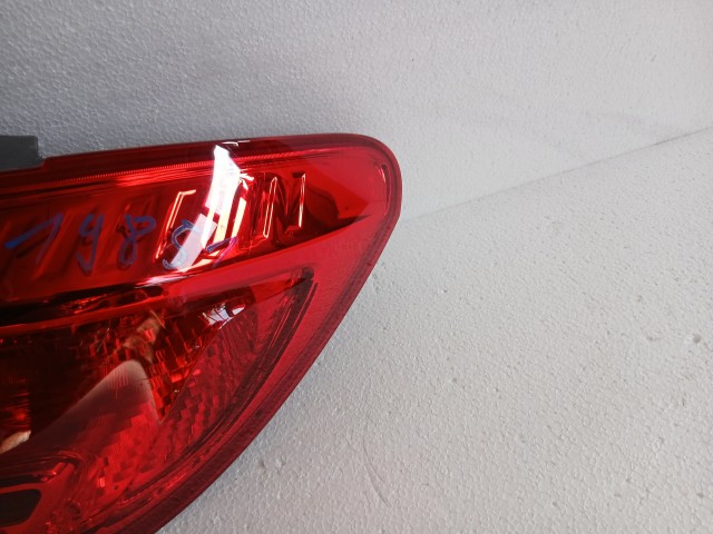 19851 Opel Meriva B 2010-2017  Jobb hátsó Lámpa