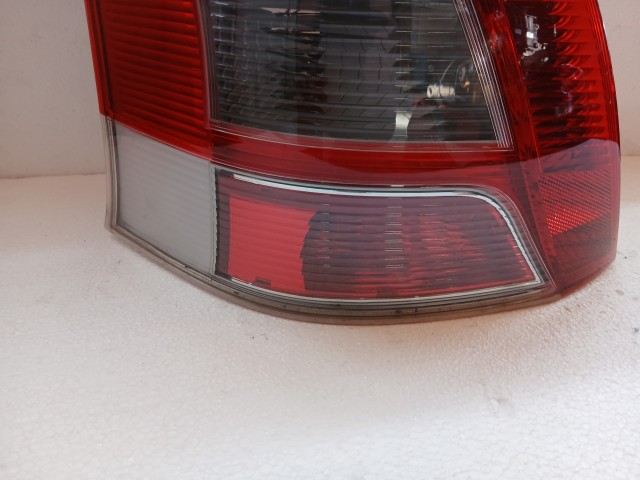 19854 Toyota Yaris II. 2005-2011(xp90) Bal hátsó Lámpa