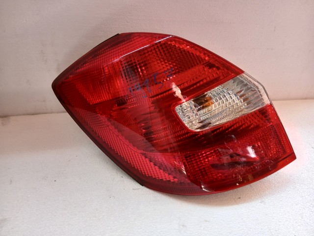 19857 Skoda Fabia II.  2007-2014 Bal hátsóFelfogatási pontok fotózva.komplett fényszoró izzók motor stb... Lámpa