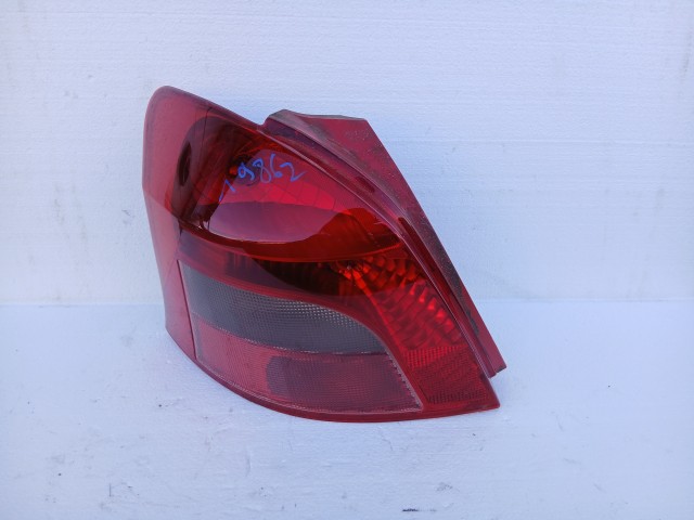 19862 Toyota Yaris II. 2005-2011(xp90) Bal hátsó Lámpa