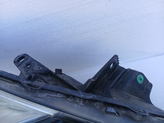 19888 Renault Clio III. 2007-2014 Jobb első Lámpa Fényszóró